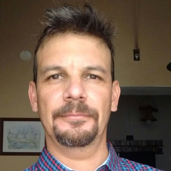 Héctor Julián Martínez : Investigador Independiente - Profesor Adjunto