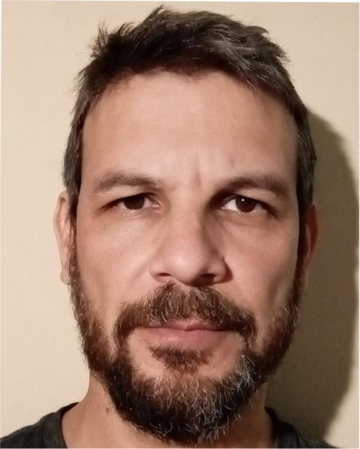 Héctor Julián Martínez : Investigador Independiente - Profesor Adjunto