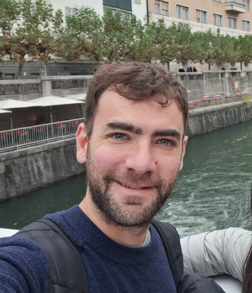 Viernes 07/11: Análisis Bayesiano de Esperimentos de Detección Directa + Estimación de perfiles de materia oscura con ML